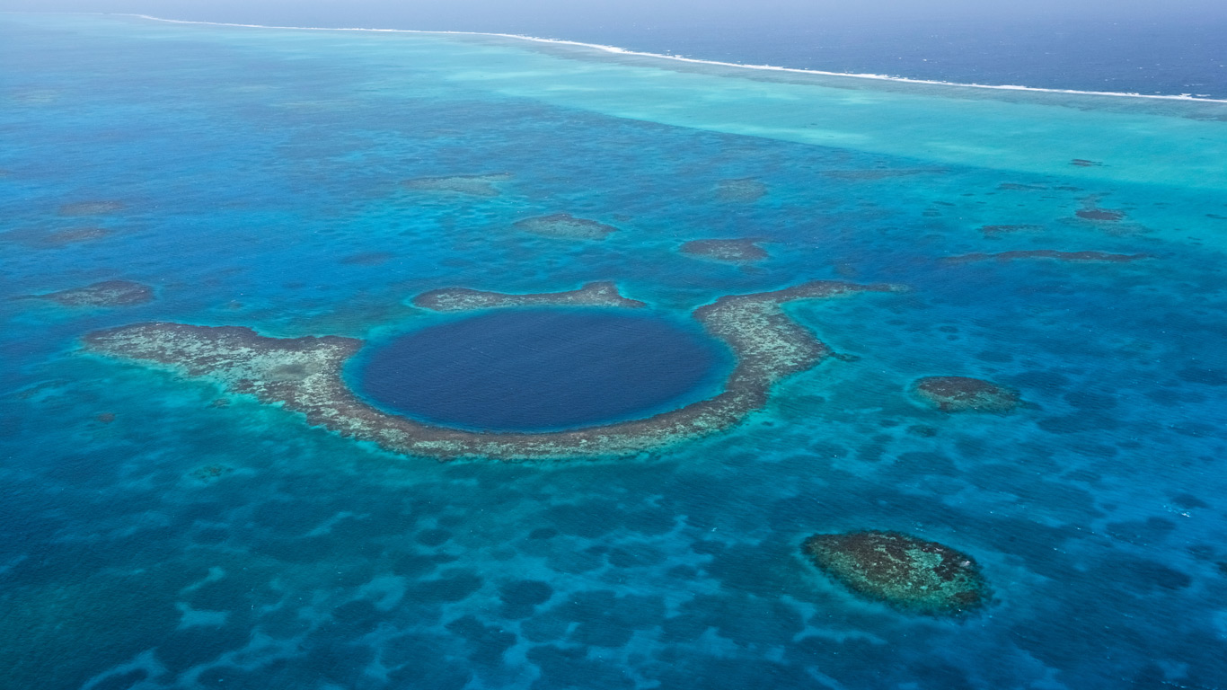 Blue hole at Lighthouse Atoll in Belize