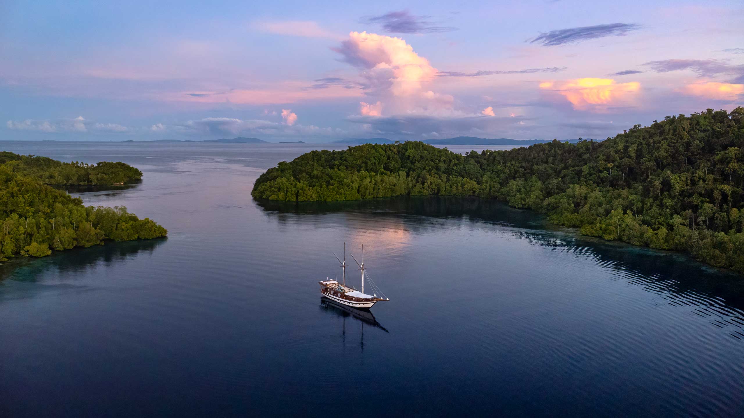 Banda Islands cruise in Indonesia