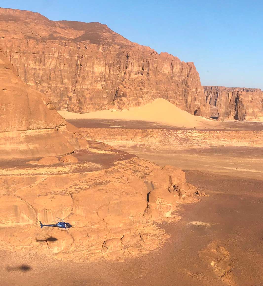 Exploring Ennedi and Tibesti in Chad by helicopter