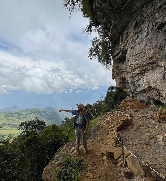 Guide showing the way back to San Geronimo in Peru