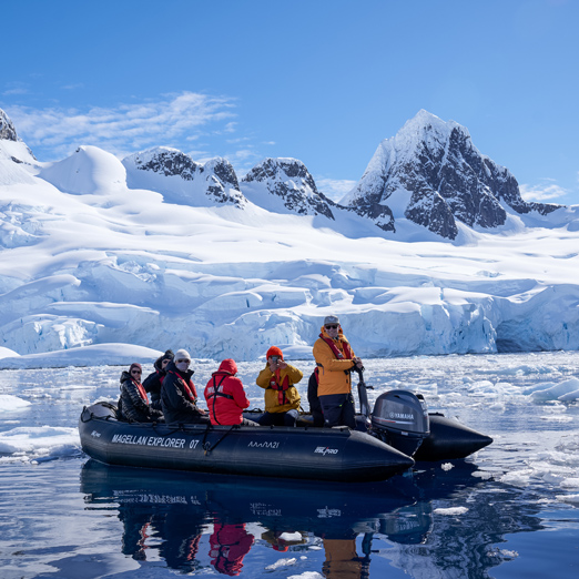 antarctica peninsula cruise small boat excursion