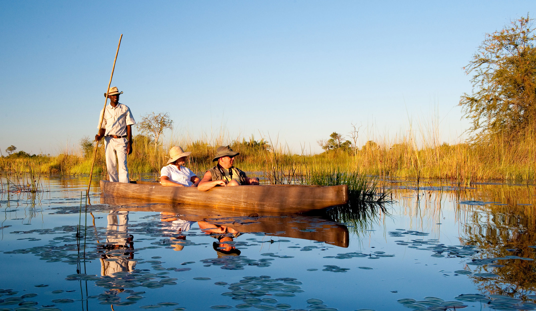 mokoro safaris in moremi okavango delta