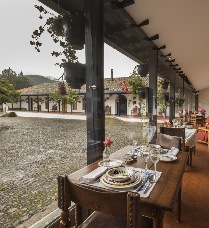 hacienda zuleta courtyard