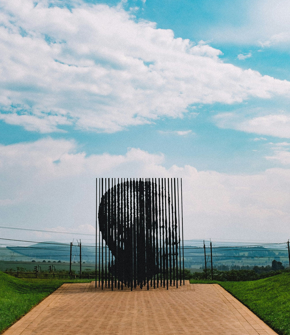Nelson mandela sculpture