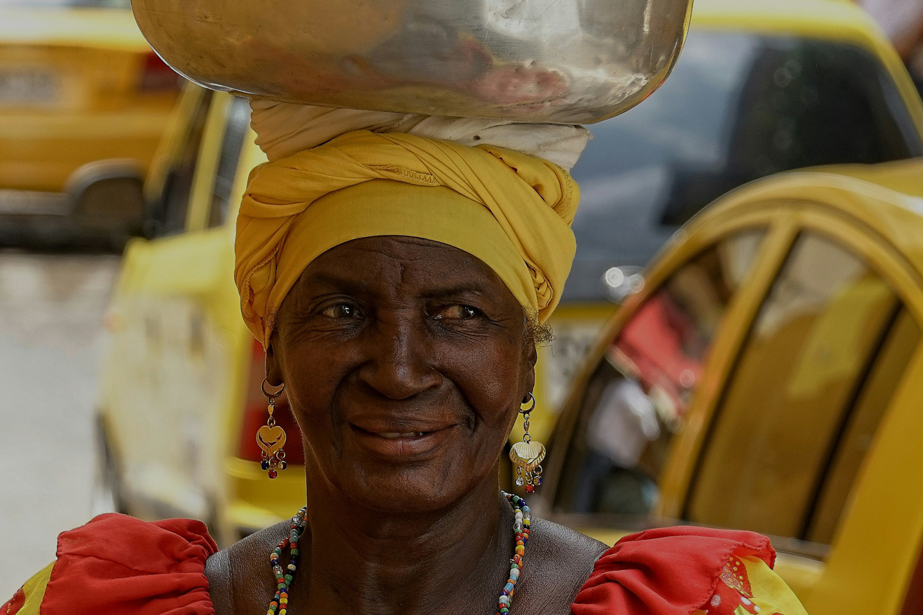 woman at market in cartagena in colombia