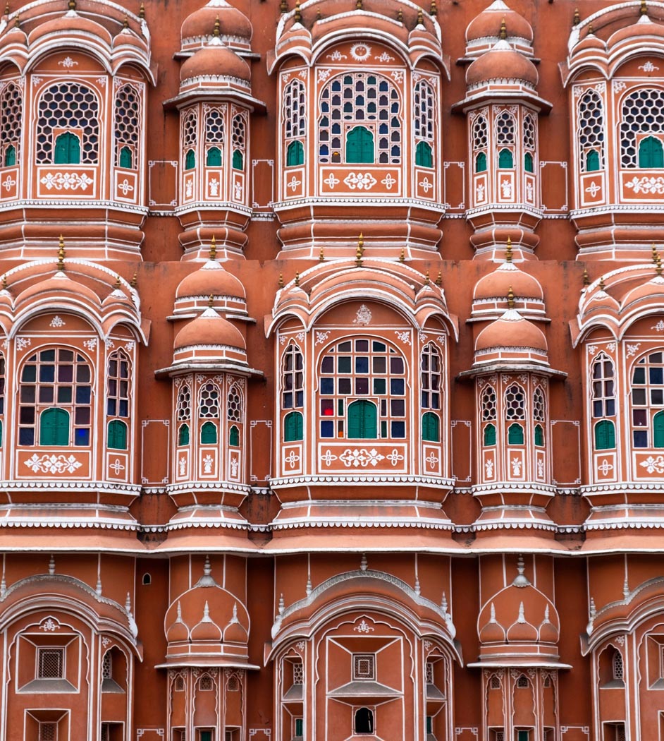outside of hawa mahal building in jaipur