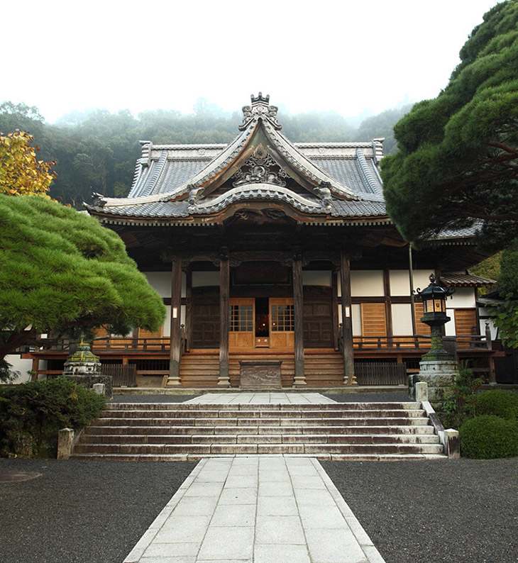 shuzenji temple at asaba ryokan