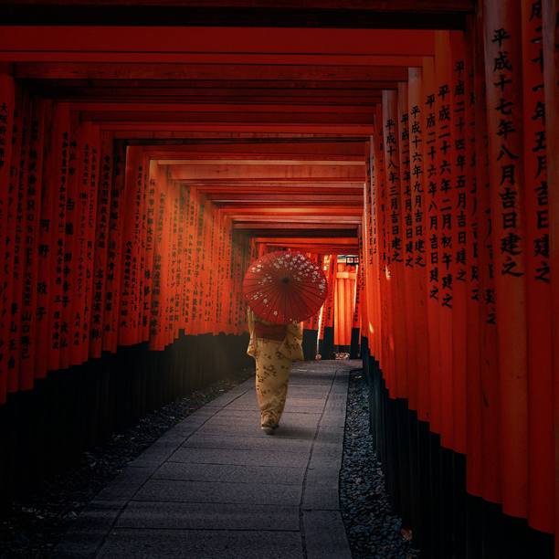 the senbon torii at fushimi inari shine, kyoto