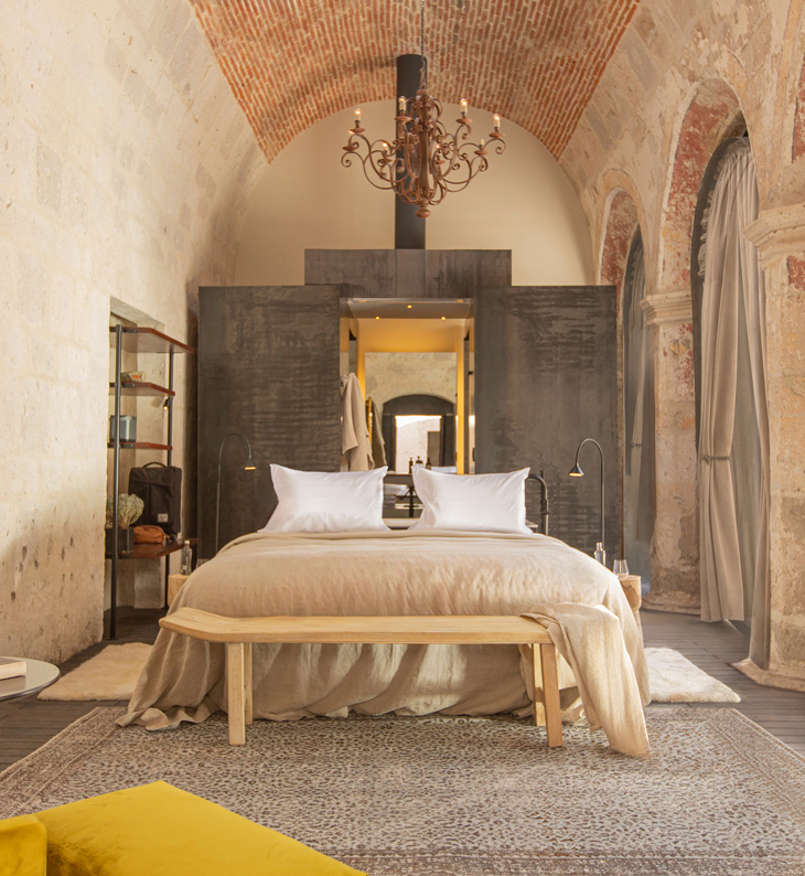 bedroom of hotel Cirqa in peru