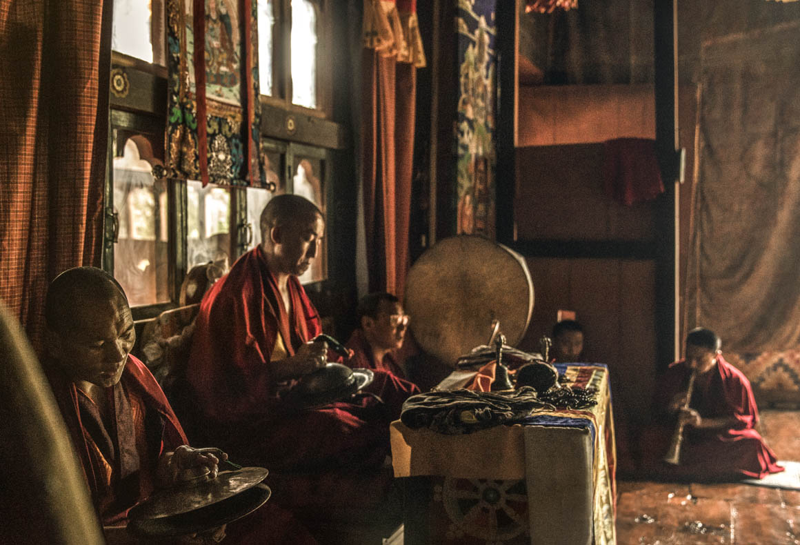 Como Uma Paro Buddhist monastery