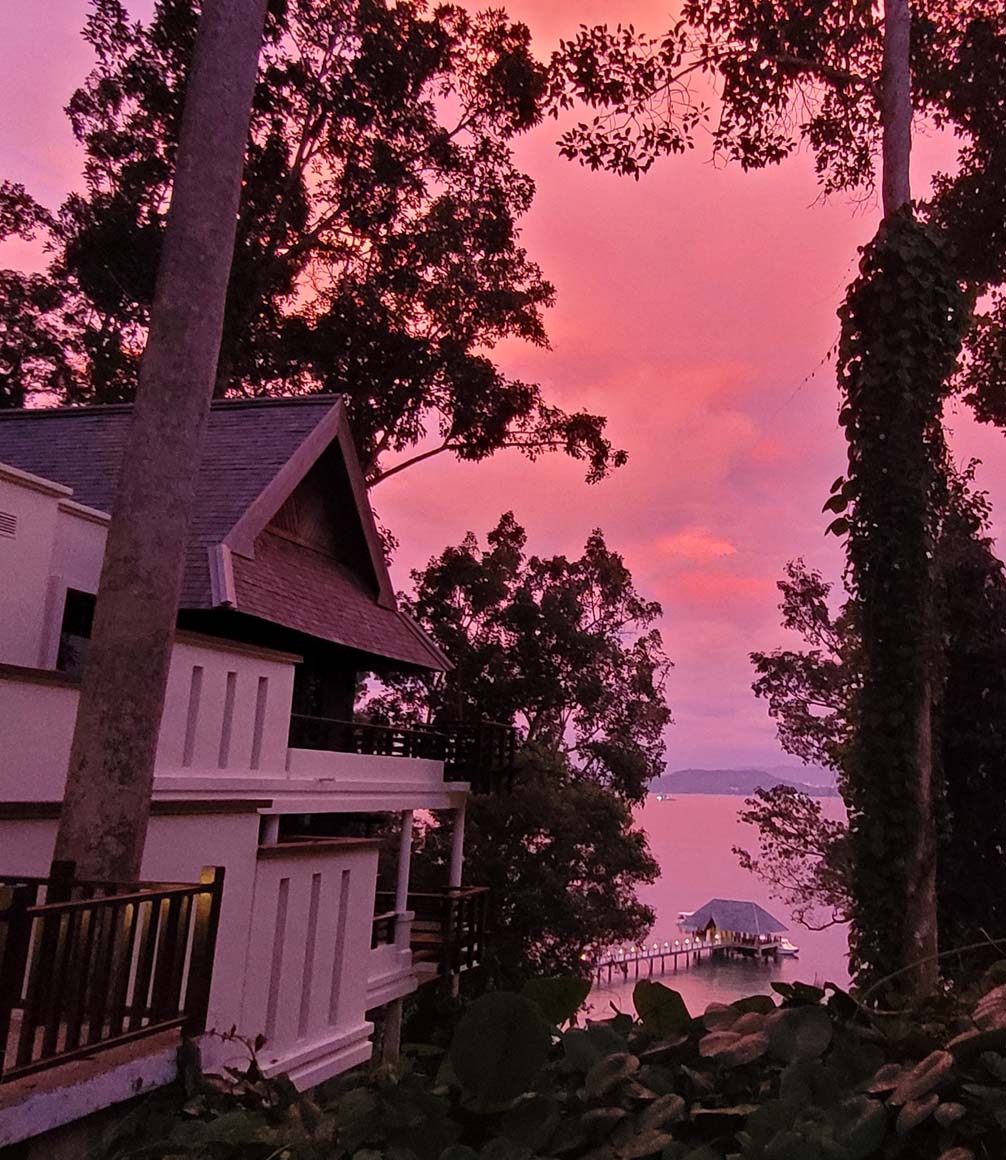 gaya island resort bungalow