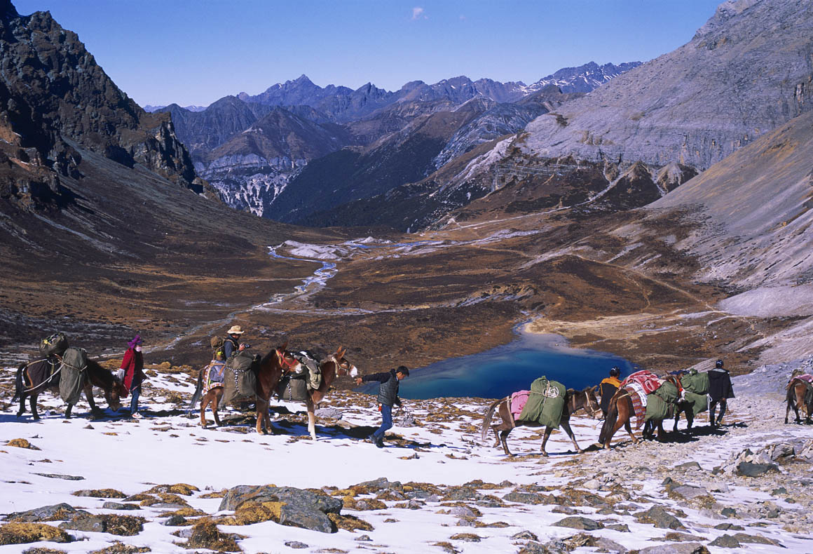 horse trekking through yunnan on china adventure holiday