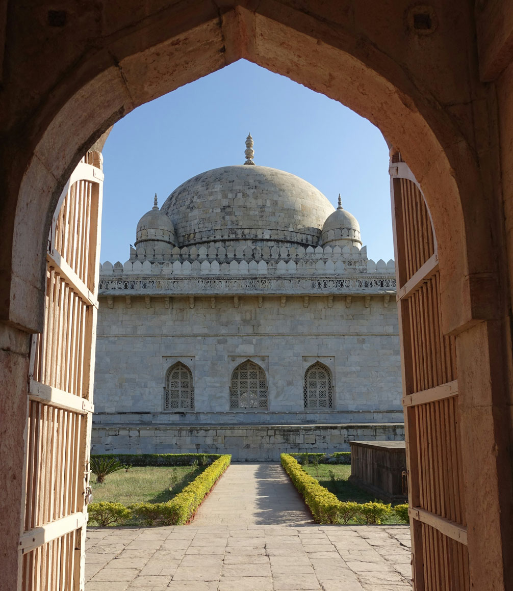 the jami masjid temple at mandu