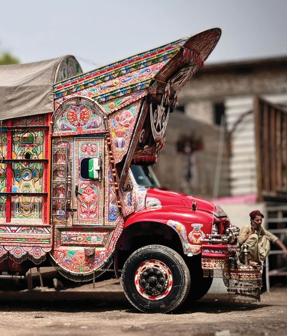 art on a truck in pakistan